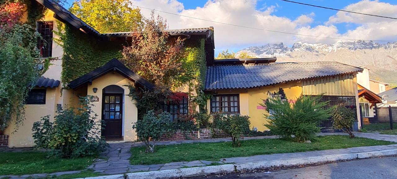 La Casa Del Arbol - Hostel El Bolsón Zewnętrze zdjęcie
