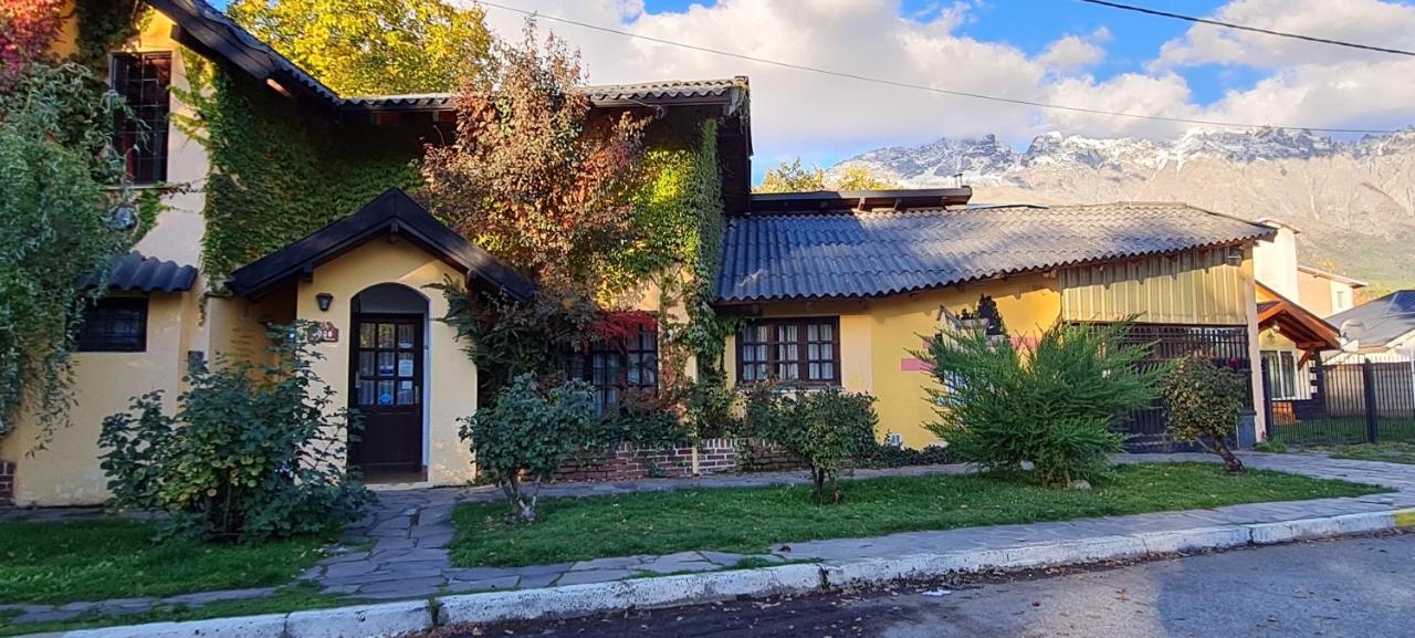 La Casa Del Arbol - Hostel El Bolsón Zewnętrze zdjęcie